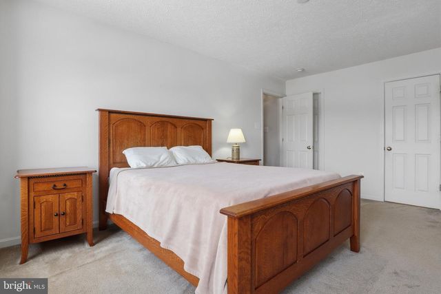 233 SUNSET CIR, Red Lion, PA 17356