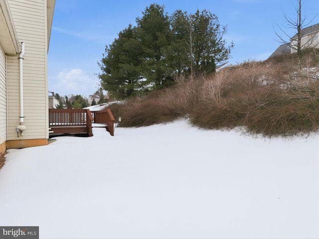 233 SUNSET CIR, Red Lion, PA 17356