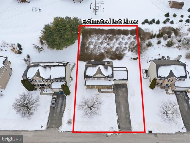 233 SUNSET CIR, Red Lion, PA 17356