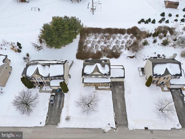 233 SUNSET CIR, Red Lion, PA 17356