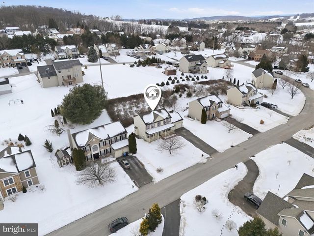 233 SUNSET CIR, Red Lion, PA 17356