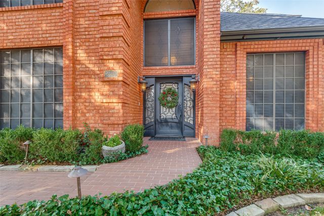 2400 Wild Rose Court, Arlington, TX 76006