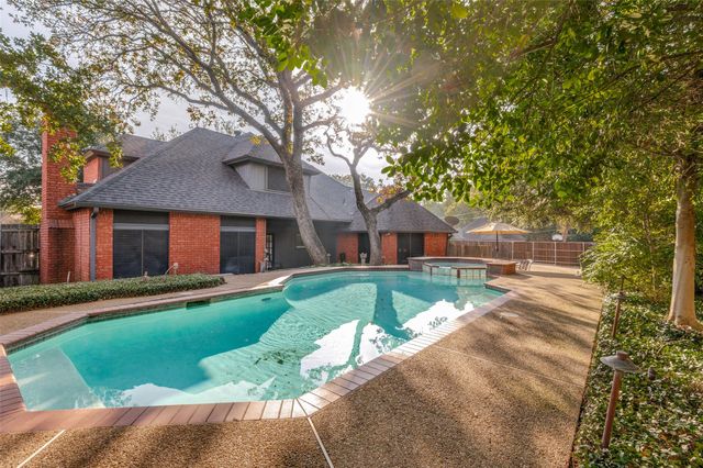 2400 Wild Rose Court, Arlington, TX 76006