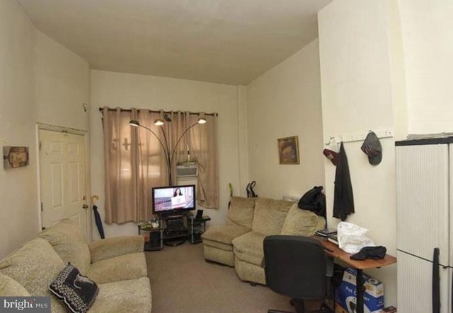 1831 S 5TH ST, Philadelphia, PA 19148