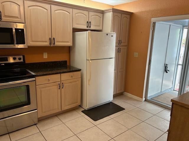 4210 Lucerne Villas Lane, Lake Worth, FL 33467