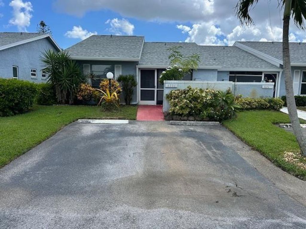 4210 Lucerne Villas Lane, Lake Worth, FL 33467