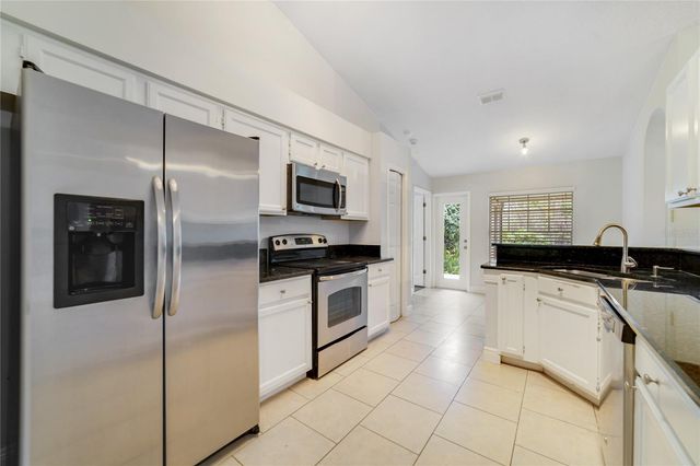 210 MEADOW GREEN DRIVE, Davenport, FL 33837