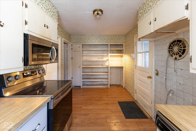 6933 Warwick Road, Indianapolis, IN 46220