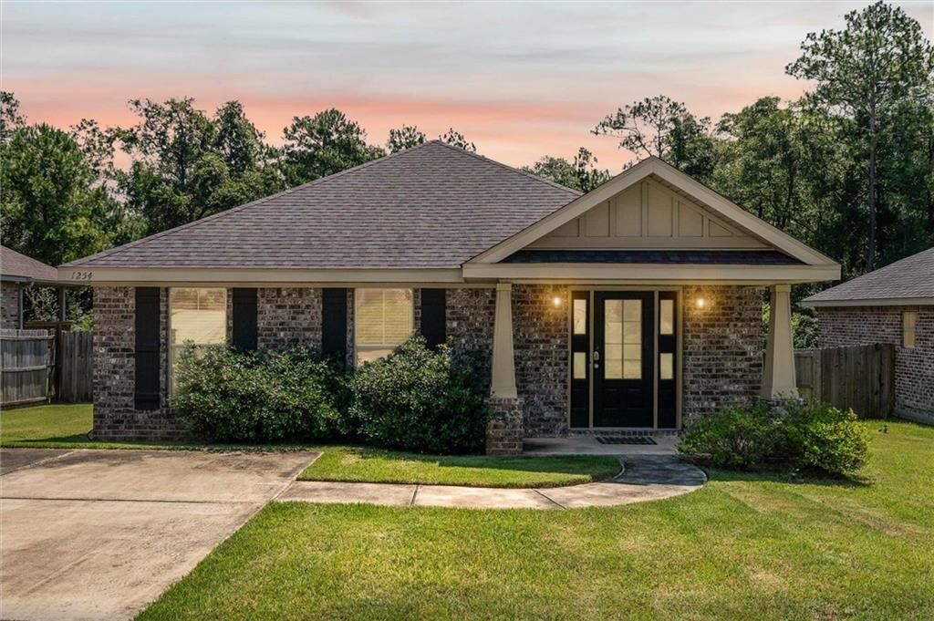 1254 Forest Glen Drive W, Mobile, AL 36618