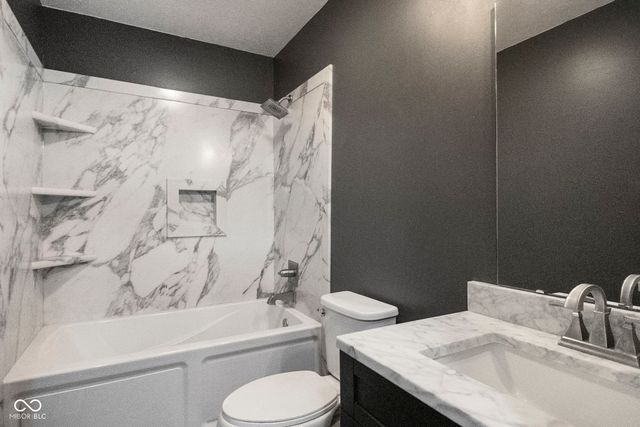 7793 Cobblesprings Drive, Avon, IN 46123