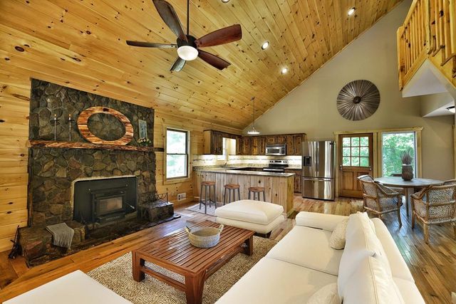 989 New Liberty Road, Ellijay, GA 30540