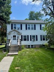 1261 10th Street N, Fargo, ND 58102