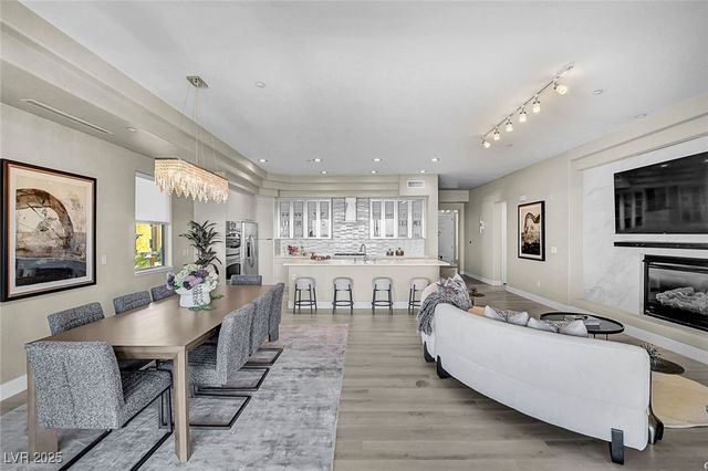 9220 Tesoras Drive 202, Las Vegas, NV 89144