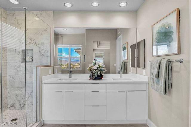 9220 Tesoras Drive 202, Las Vegas, NV 89144