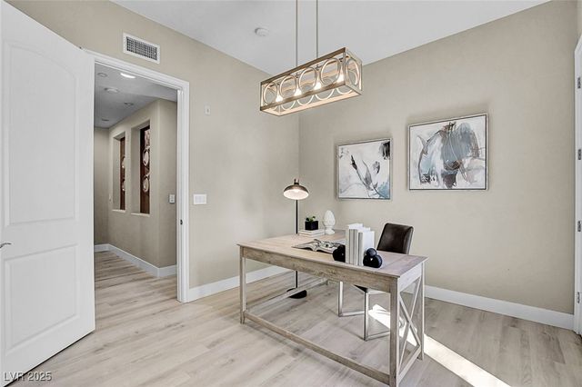 9220 Tesoras Drive 202, Las Vegas, NV 89144