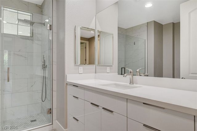 9220 Tesoras Drive 202, Las Vegas, NV 89144