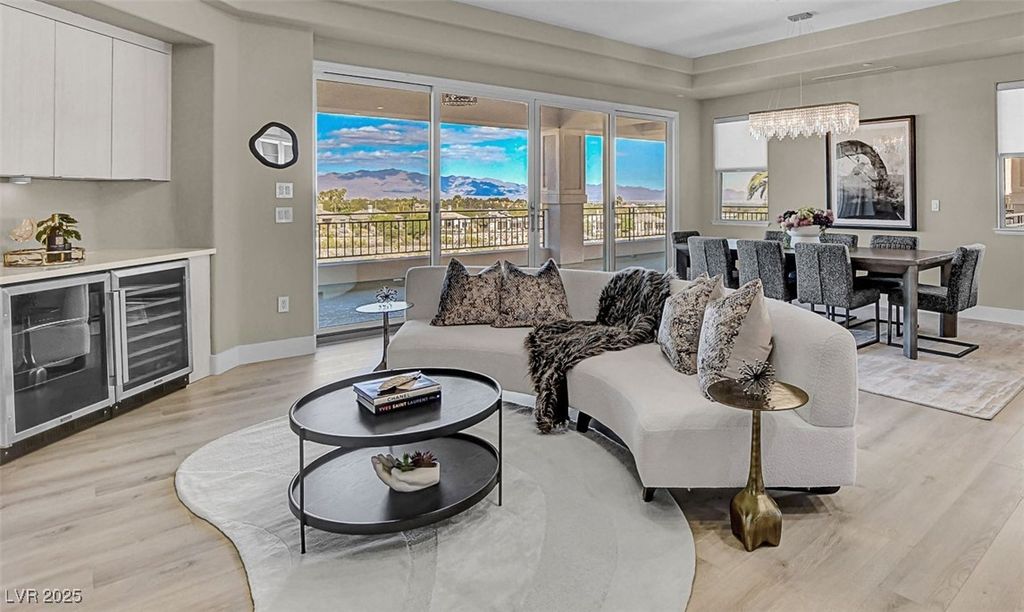 9220 Tesoras Drive 202, Las Vegas, NV 89144