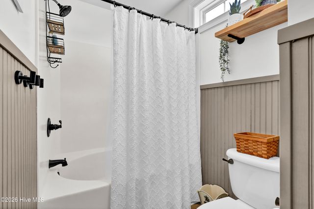 305 Pine Ridge Lane, Holly Ridge, NC 28445