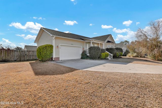 305 Pine Ridge Lane, Holly Ridge, NC 28445