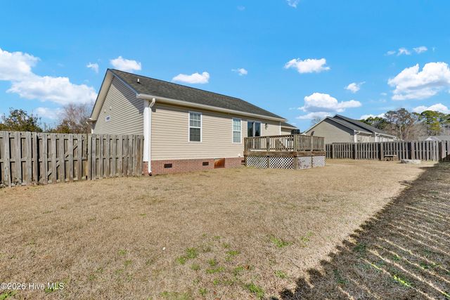 305 Pine Ridge Lane, Holly Ridge, NC 28445