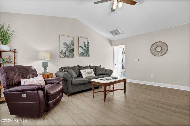 305 Pine Ridge Lane, Holly Ridge, NC 28445