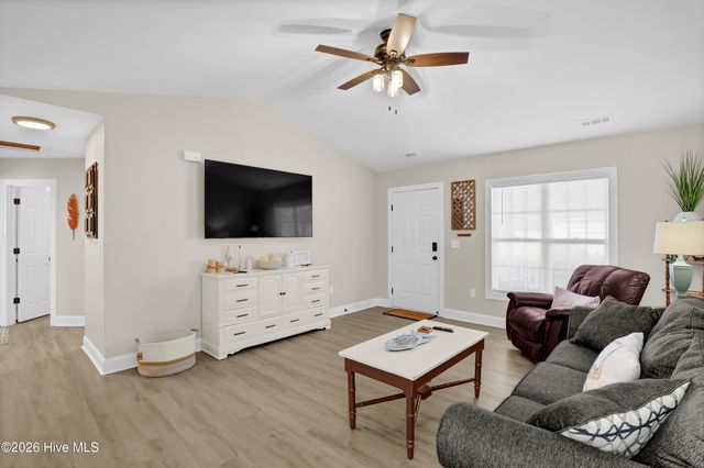 305 Pine Ridge Lane, Holly Ridge, NC 28445