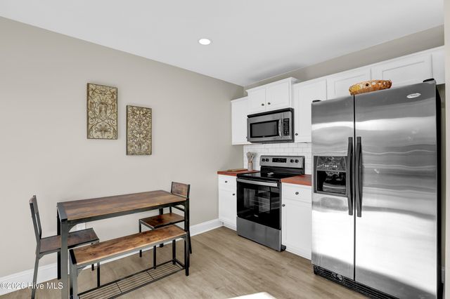 305 Pine Ridge Lane, Holly Ridge, NC 28445