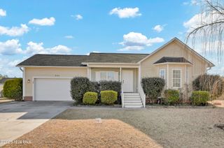 305 Pine Ridge Lane, Holly Ridge, NC 28445