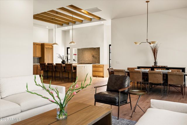 4431 E SUNSET Drive, Phoenix, AZ 85028