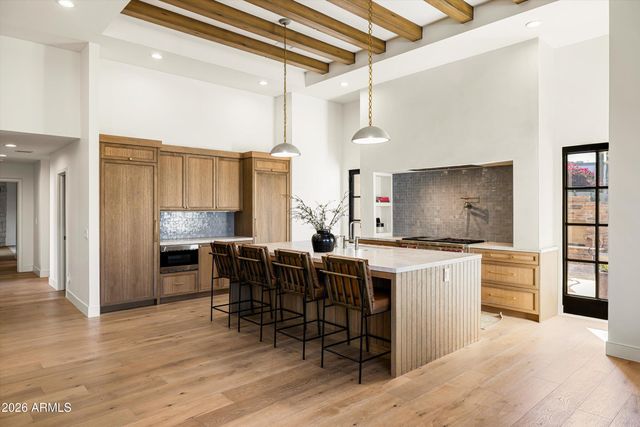 4431 E SUNSET Drive, Phoenix, AZ 85028