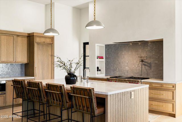 4431 E SUNSET Drive, Phoenix, AZ 85028