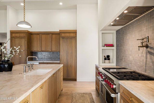 4431 E SUNSET Drive, Phoenix, AZ 85028