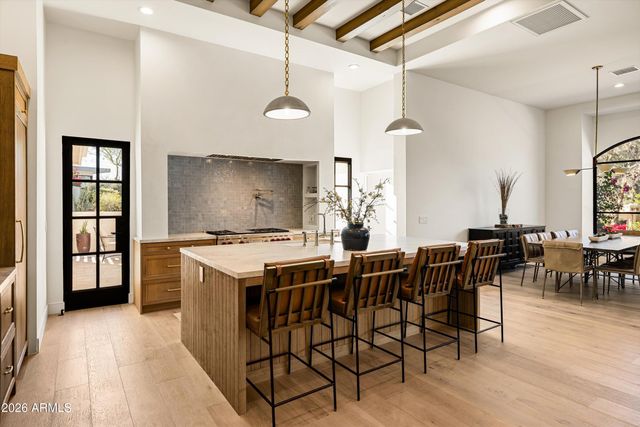 4431 E SUNSET Drive, Phoenix, AZ 85028