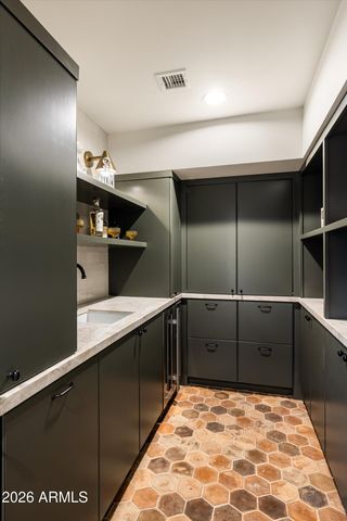 4431 E SUNSET Drive, Phoenix, AZ 85028