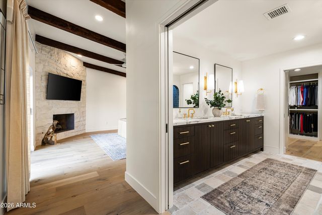 4431 E SUNSET Drive, Phoenix, AZ 85028