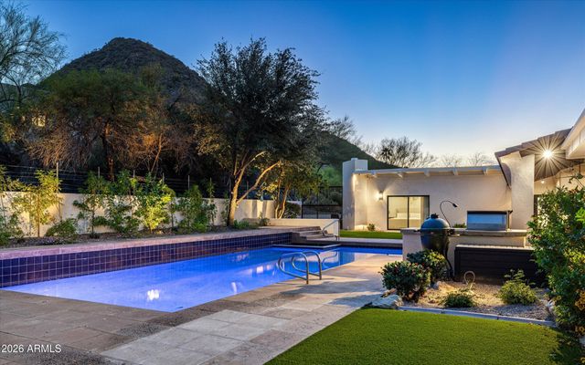 4431 E SUNSET Drive, Phoenix, AZ 85028