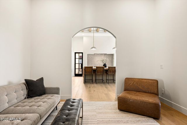 4431 E SUNSET Drive, Phoenix, AZ 85028