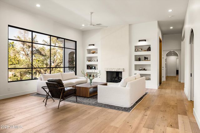 4431 E SUNSET Drive, Phoenix, AZ 85028