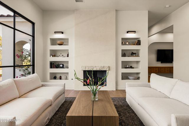 4431 E SUNSET Drive, Phoenix, AZ 85028