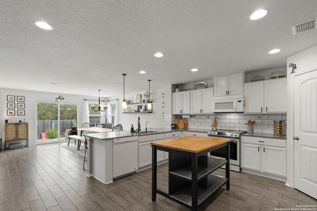 7650 Heavenly Arbor, San Antonio, TX 78254