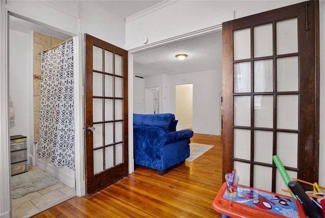 98 Sterrett St, Crafton, PA 15205