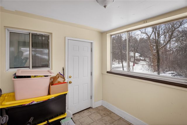 98 Sterrett St, Crafton, PA 15205