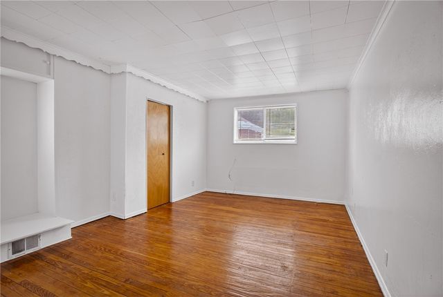 98 Sterrett St, Crafton, PA 15205