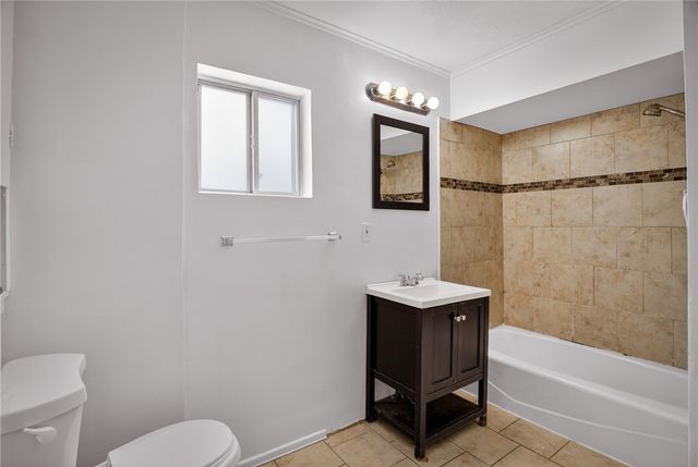 98 Sterrett St, Crafton, PA 15205