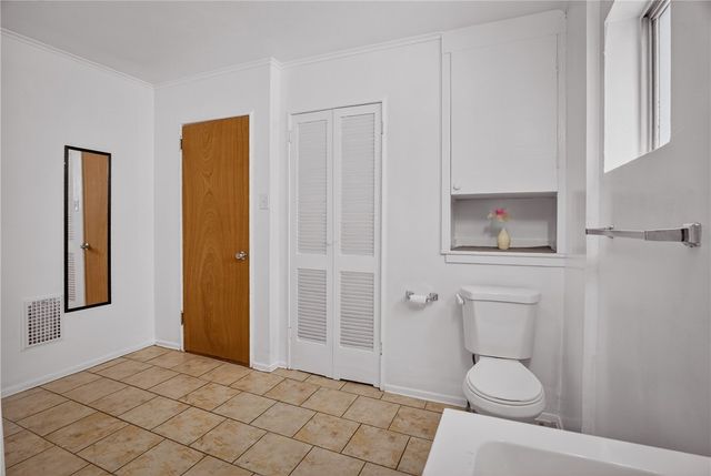 98 Sterrett St, Crafton, PA 15205