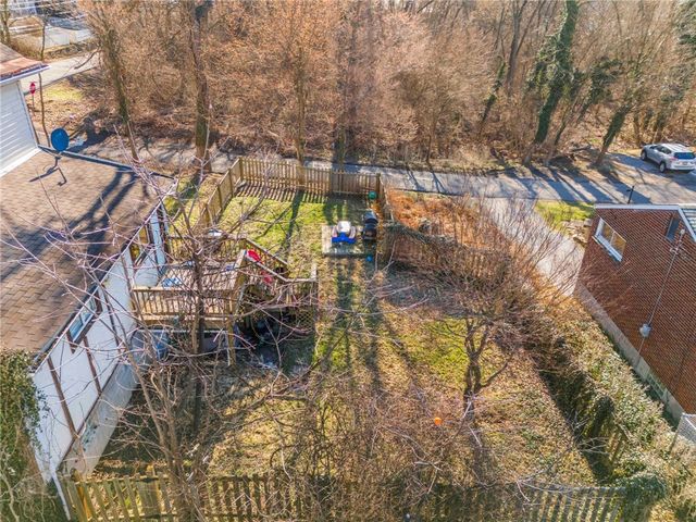 98 Sterrett St, Crafton, PA 15205