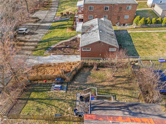 98 Sterrett St, Crafton, PA 15205