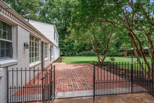 4234 POPLAR AVE, Memphis, TN 38117