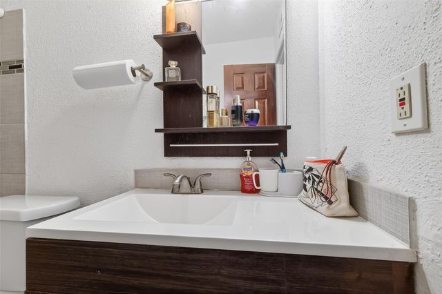 6201 Ranchester Drive 4, Houston, TX 77036