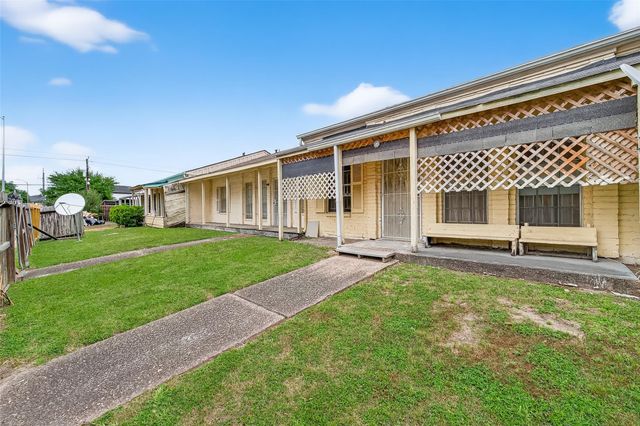 6201 Ranchester Drive 4, Houston, TX 77036